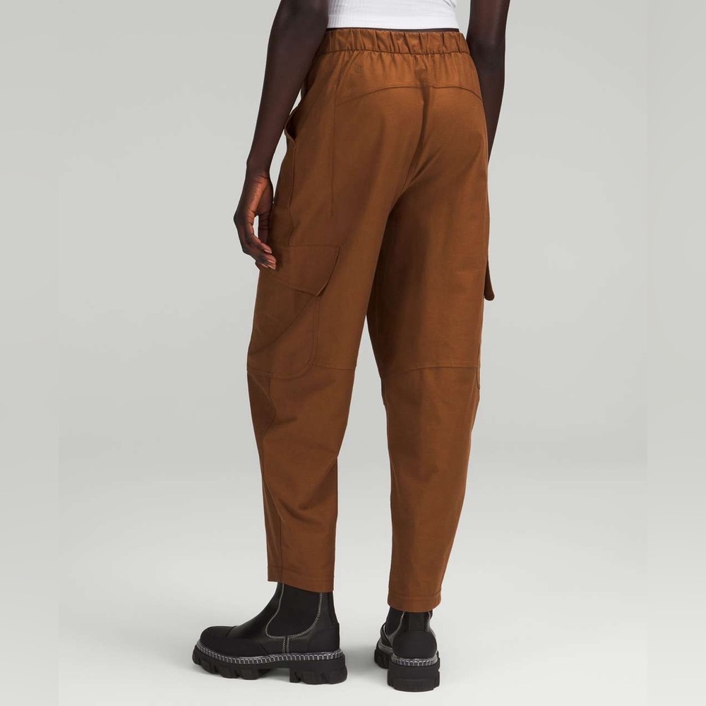 Lululemon Light Utilitech Cargo Pocket High-Rise Pant - Picture 3 of 3